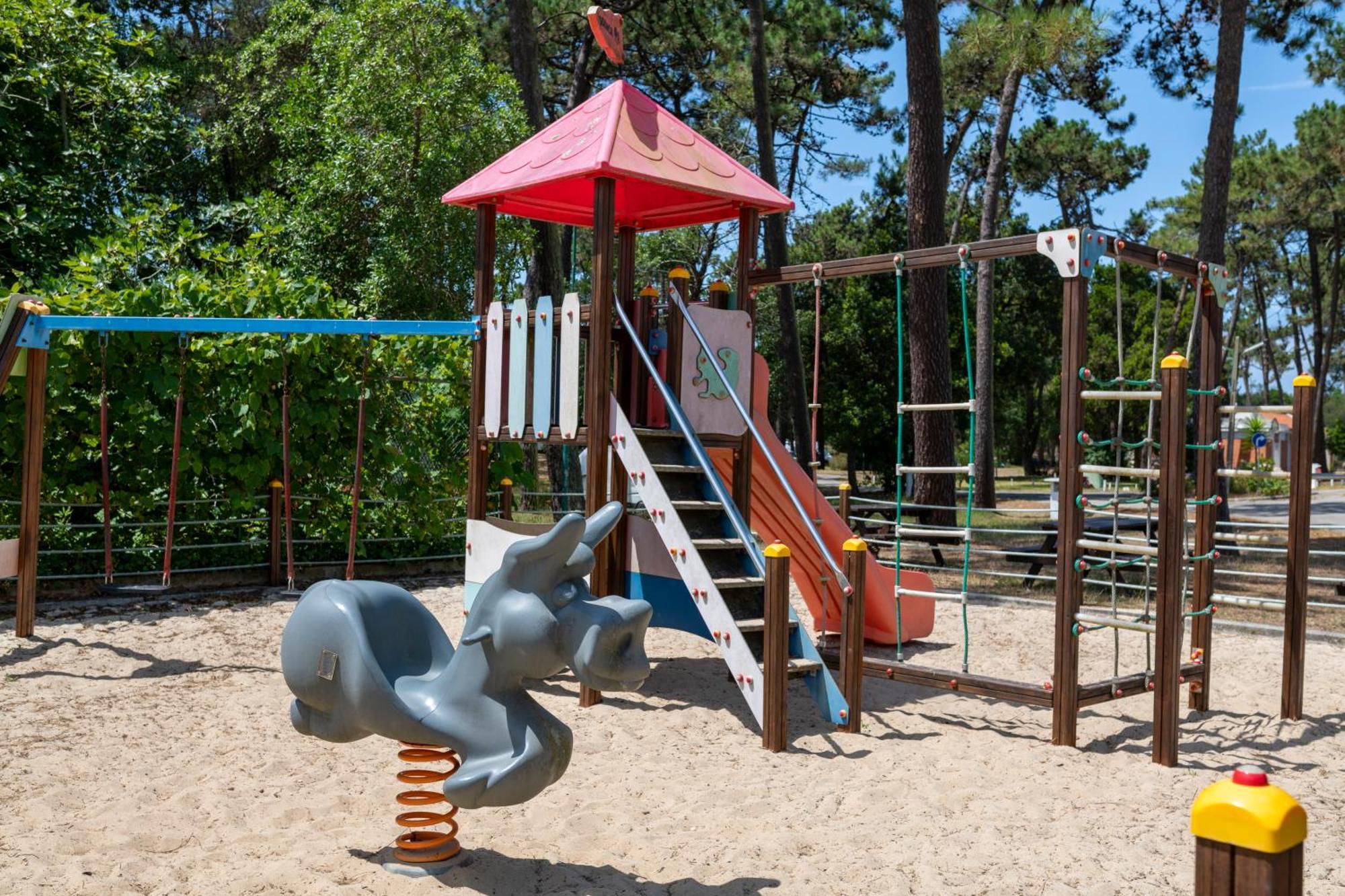 Готель Parque De Campismo Orbitur Сан-Жасінту Екстер'єр фото